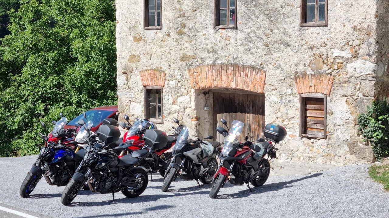 Hisa Brdo Guesthouse&Motorcycle Tours Tolmin Extérieur photo