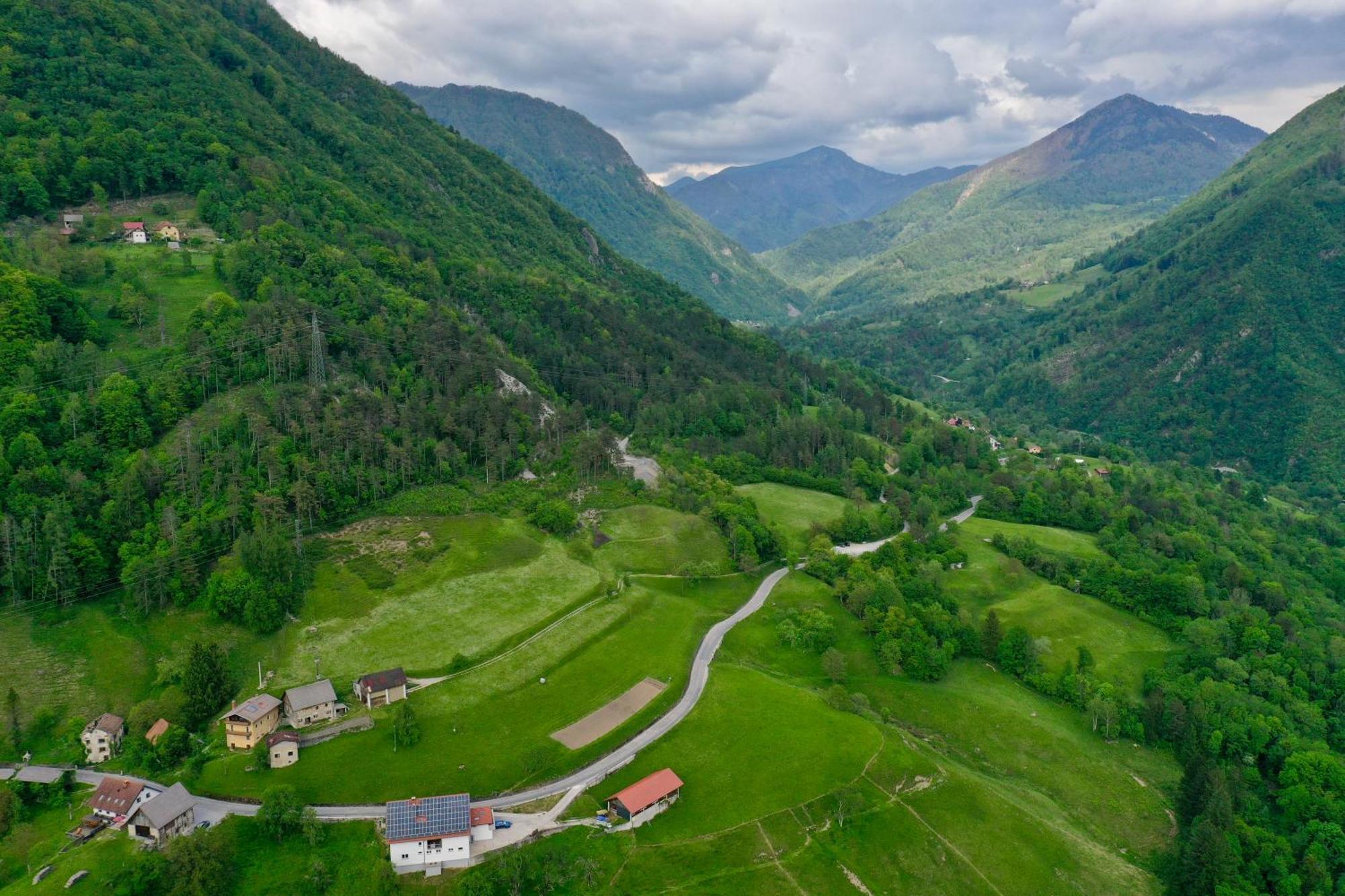 Hisa Brdo Guesthouse&Motorcycle Tours Tolmin Extérieur photo
